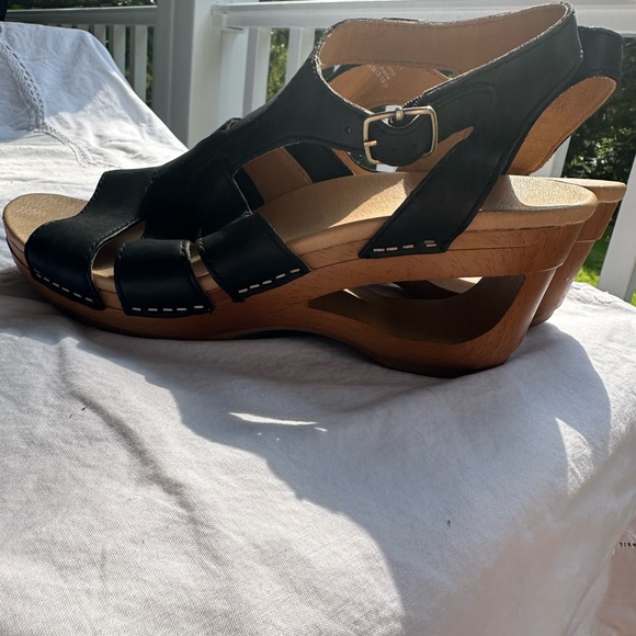 Dansko Trudy Black Waxy Calf Leather Buckle Sandal, size 41, super cute 4 summer - Picture 12 of 15
